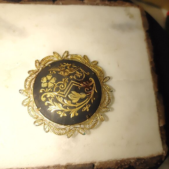 Vintage Damascene Gold Brooch Pin Enamel Floral Flower Filigree Edge Bird - Picture 5 of 10